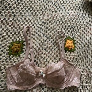 Victoria's Secret Lace Bra in Soft Pink